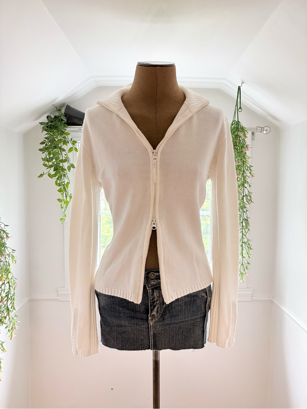Women's Cream Zip-Up Knit Sweater with Collar